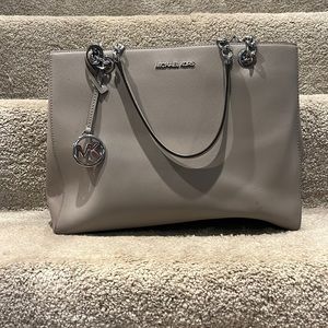 Michael Kors Shoulder Tote Bag.